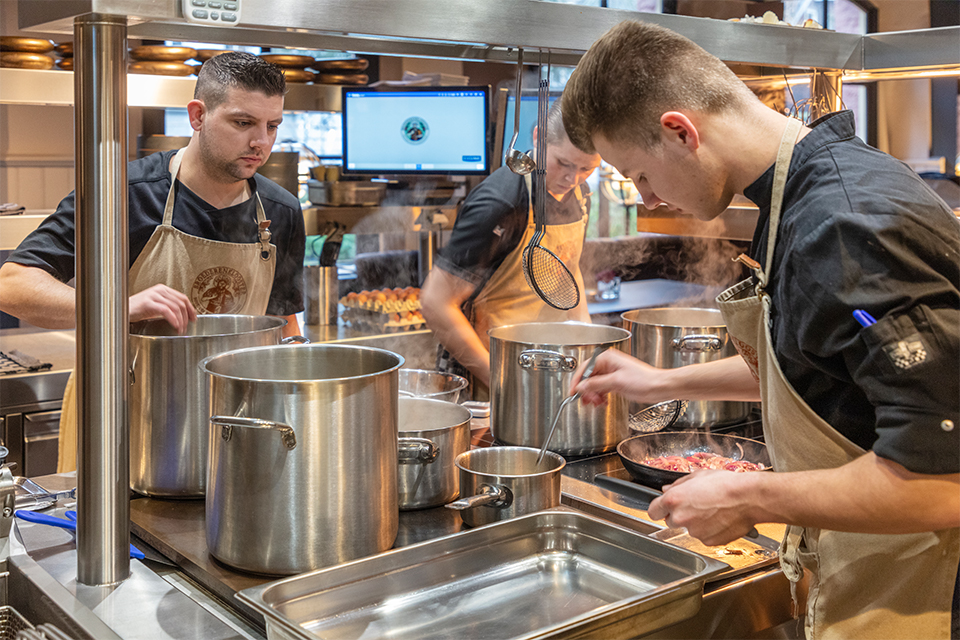 Synergie in Hotel Broederenklooster keuken