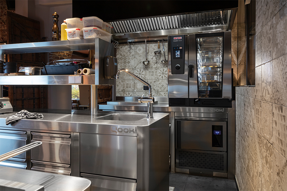 horeca grootkeuken met combisteamer