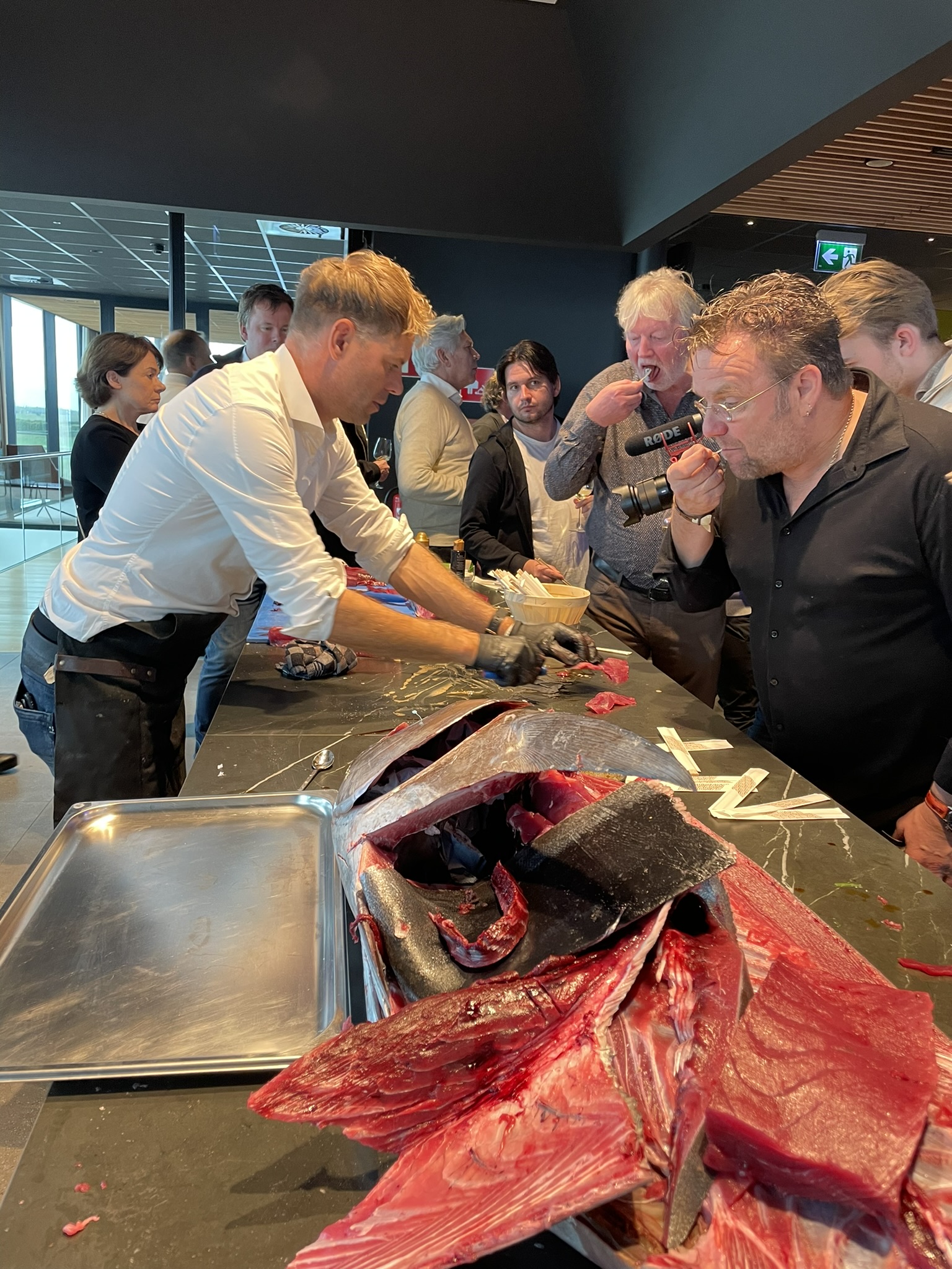 Tonijn open maken 2
