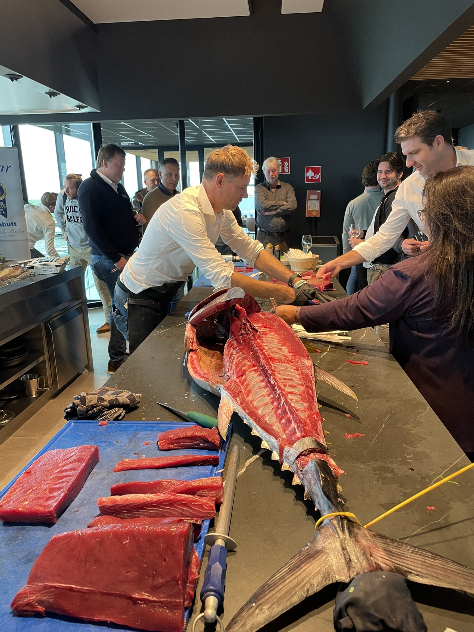 Tonijn open maken